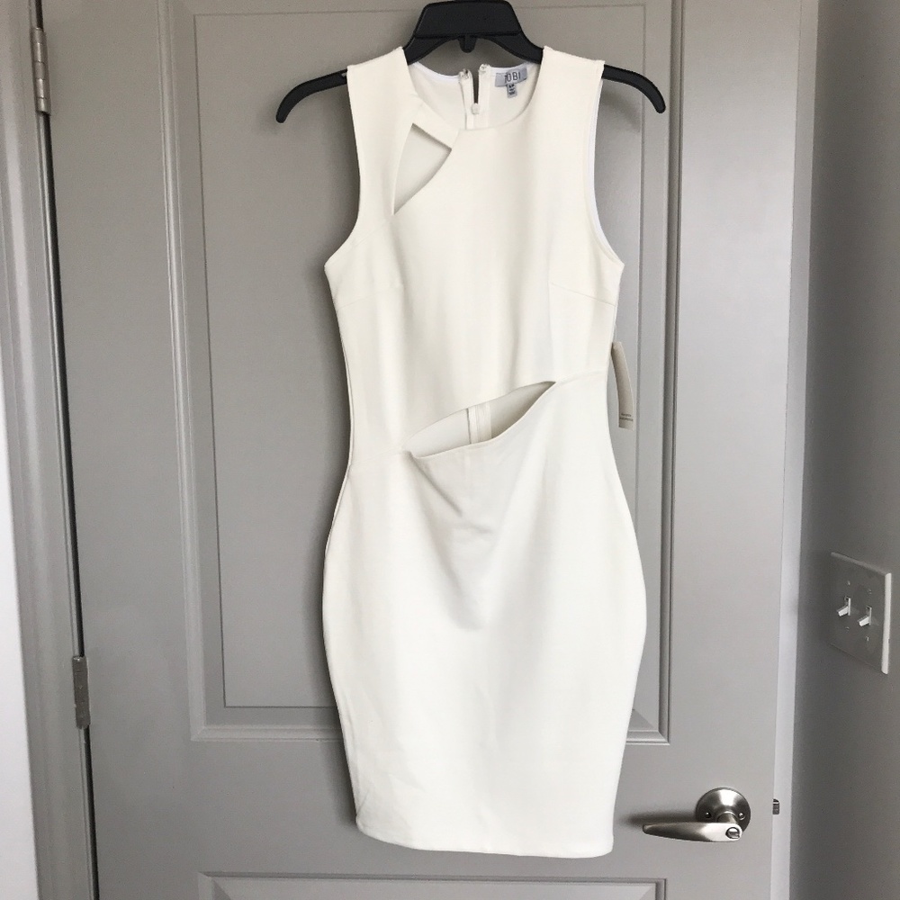 Brand new off white dress size S/P